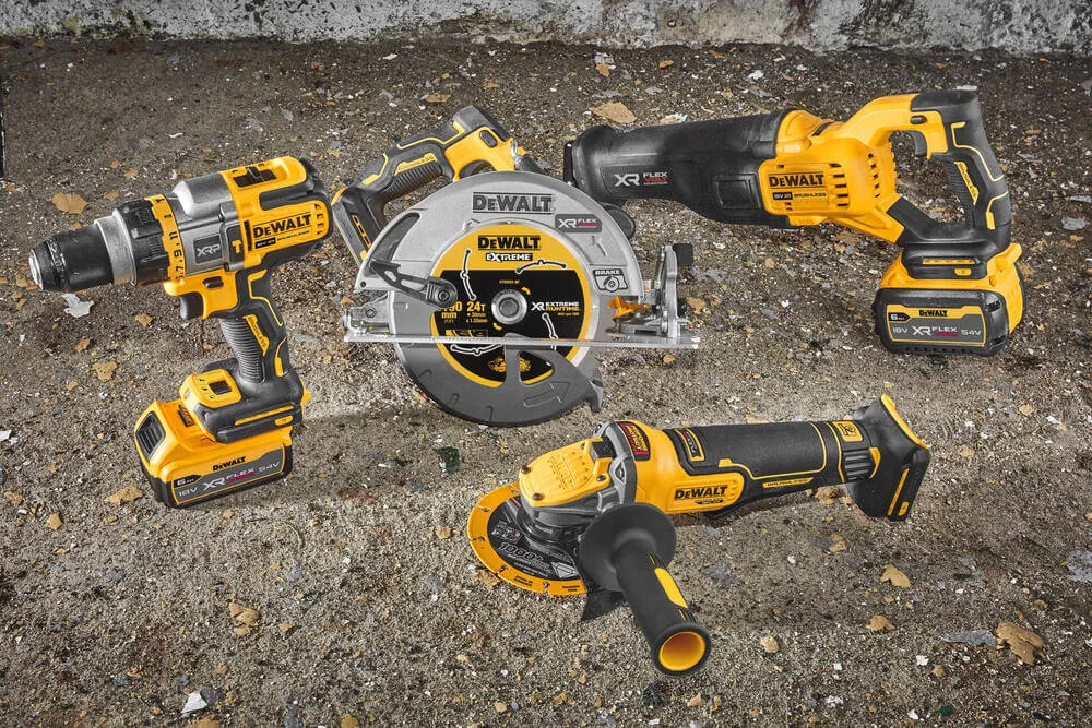 Аккумуляторная сабельная пила DeWALT DCS386NT