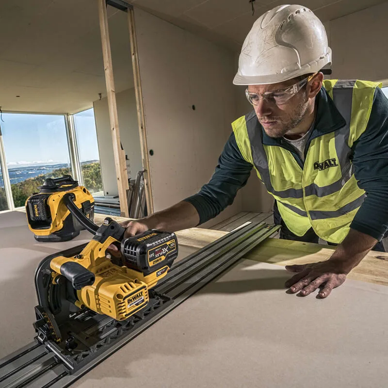 Пила дисковая аккумуляторная DeWalt DCS520T2