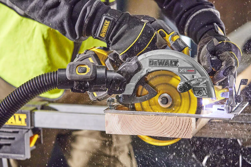 Аккумуляторная бесщеточная дисковая пила DeWALT DCS573NT