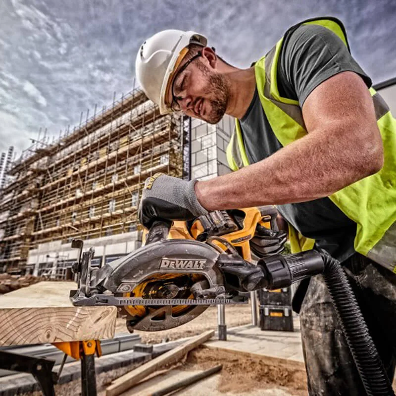 Аккумуляторная бесщеточная дисковая пила DeWALT DCS577N