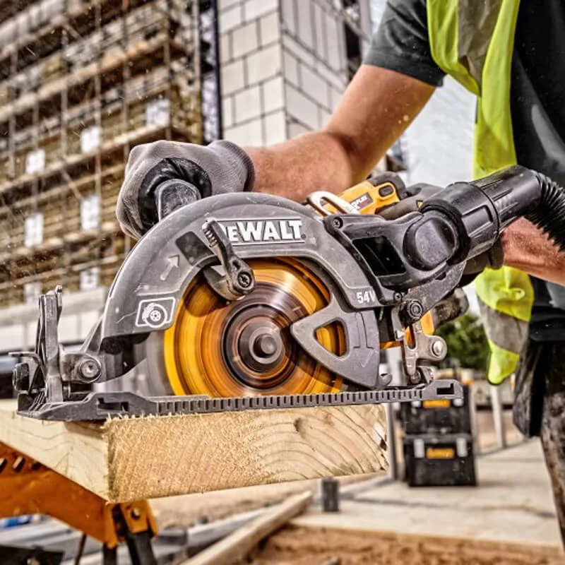 Аккумуляторная бесщеточная дисковая пила DeWALT DCS577N