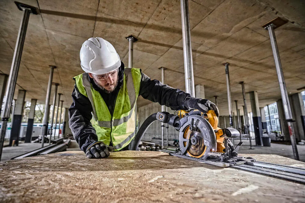 Аккумуляторная дисковая пила DeWALT DCS579X2