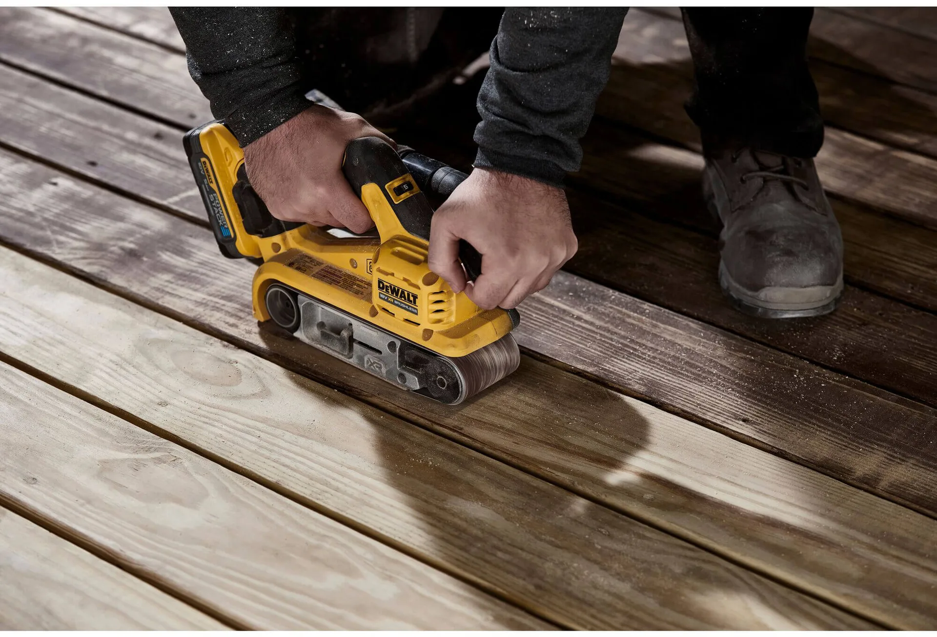 Аккумуляторная бесщеточная ленточная шлифовальная машина DeWALT DCW220N