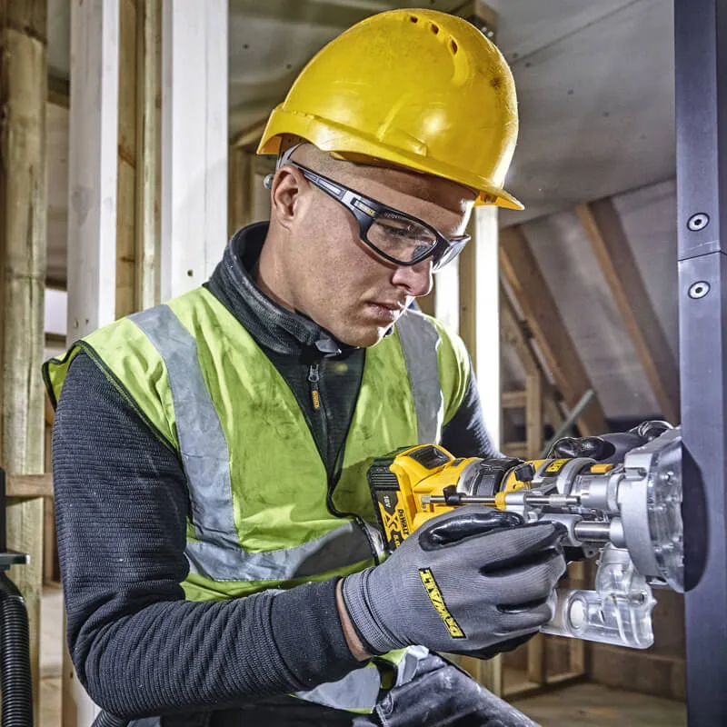 Аккумуляторная бесщеточная фрезерная машина DeWALT DCW604P2