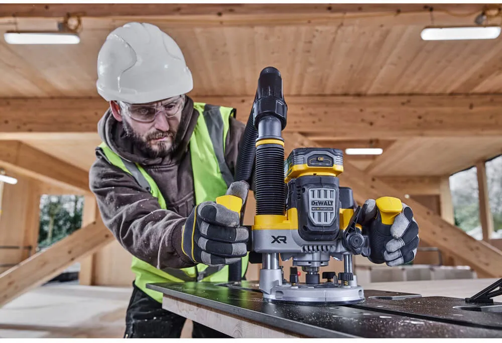 Аккумуляторный бесщеточный фрезер DeWALT DCW620H2