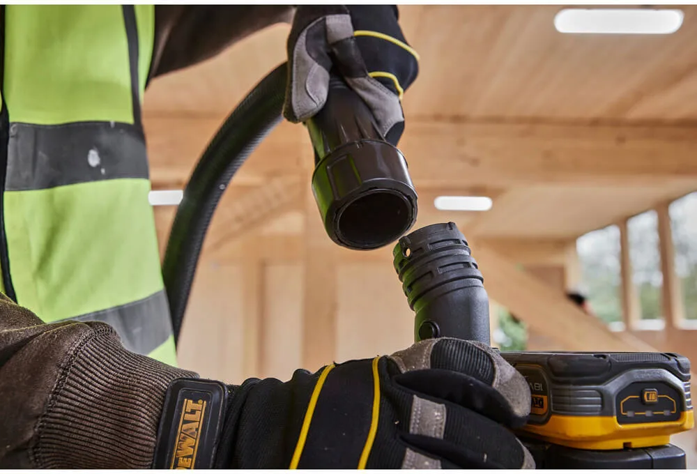 Аккумуляторный бесщеточный фрезер DeWALT DCW620NT