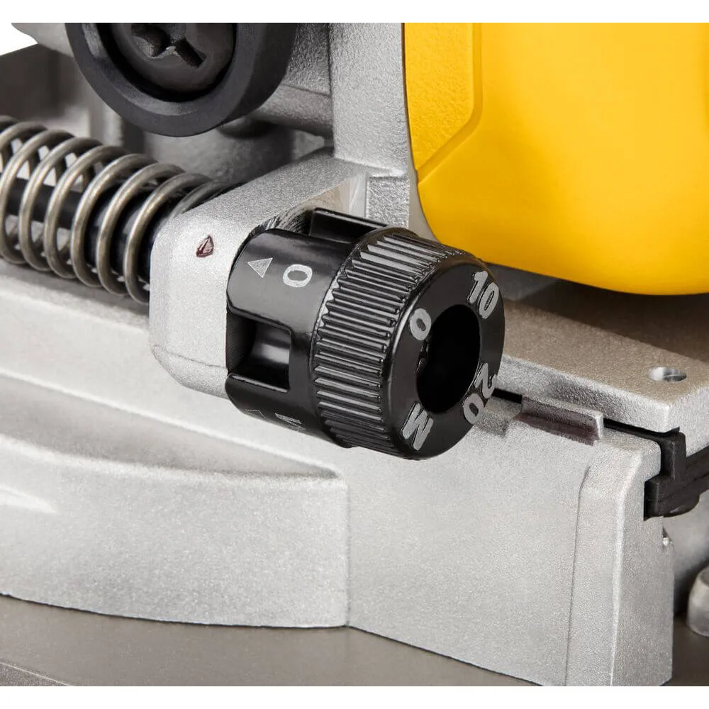 Аккумуляторная бесщеточная фрезерная машина DeWALT DCW682NT