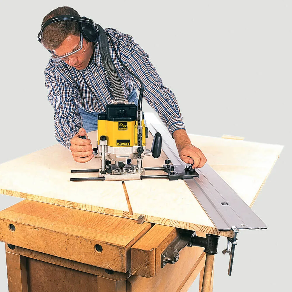 Фрезер DeWalt DW625E