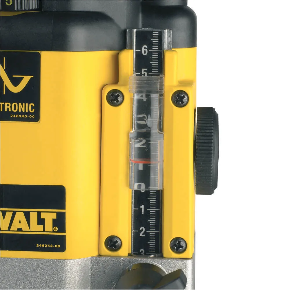 Фрезер DeWalt DW625E