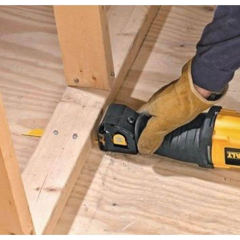 Пила шабельна DeWalt DWE305PK