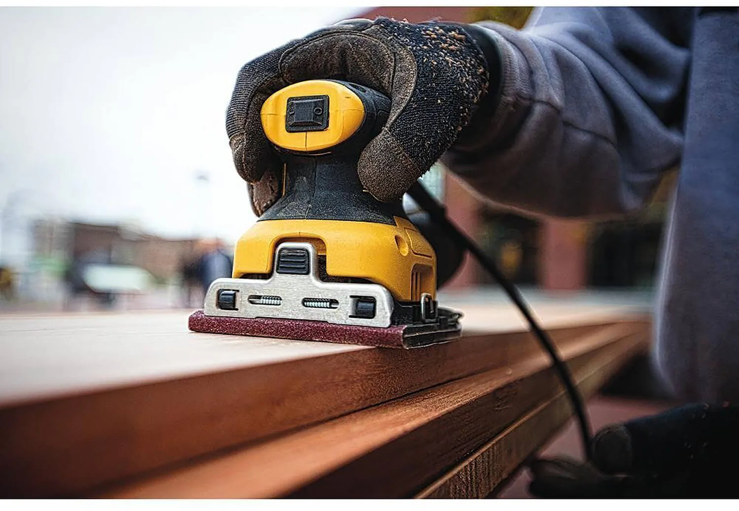 Плоскошлифовальная машина DeWalt DWE6411