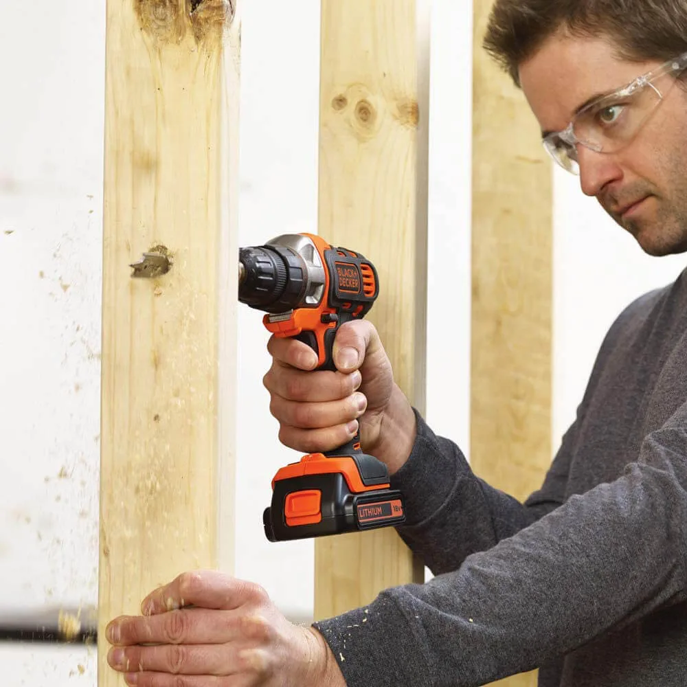 Акумуляторний шуруповерт BLACK+DECKER MT218KB