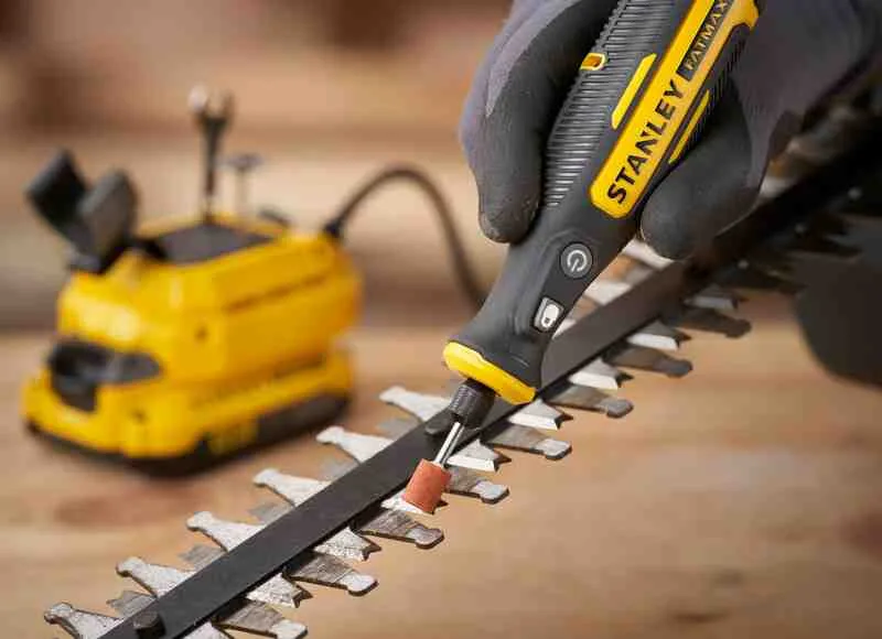 Мини-прямошлифовальная машина STANLEY FATMAX SFMCE030B