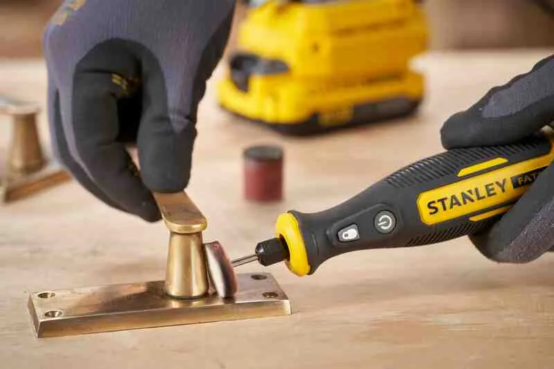 Мини-прямошлифовальная машина STANLEY FATMAX SFMCE030B