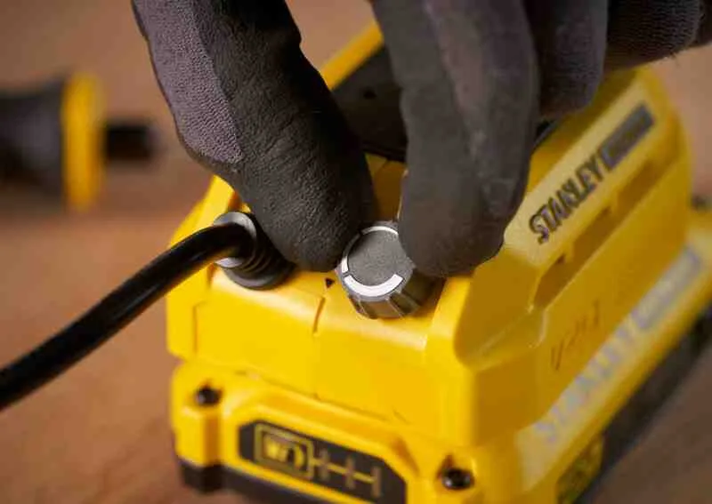 Мини-прямошлифовальная машина STANLEY FATMAX SFMCE030B