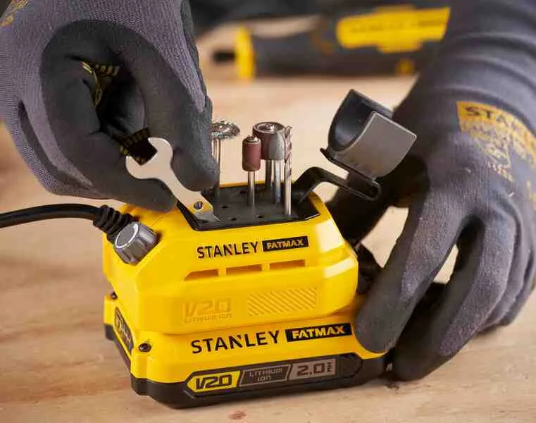 Мини-прямошлифовальная машина STANLEY FATMAX SFMCE030B