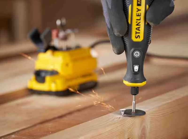 Мини-прямошлифовальная машина STANLEY FATMAX SFMCE030B