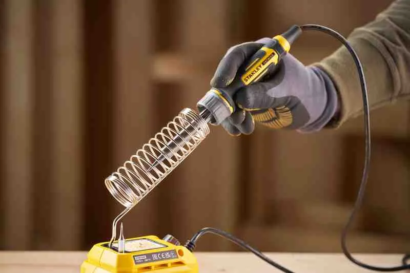 Аккумуляторный паяльник STANLEY FATMAX SFMCE040B