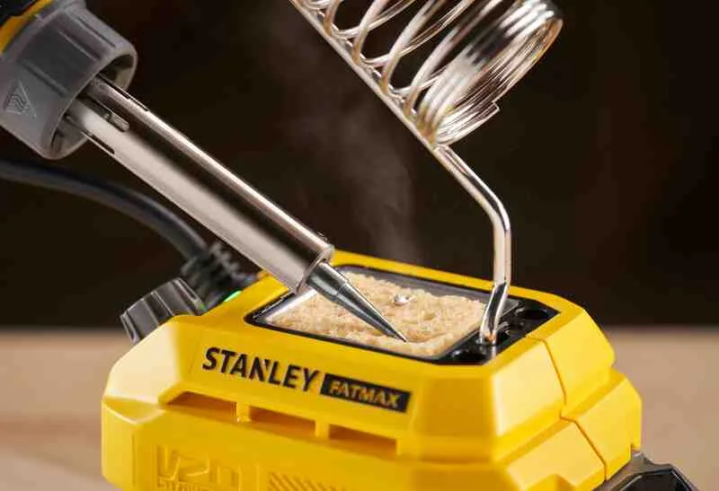 Аккумуляторный паяльник STANLEY FATMAX SFMCE040B