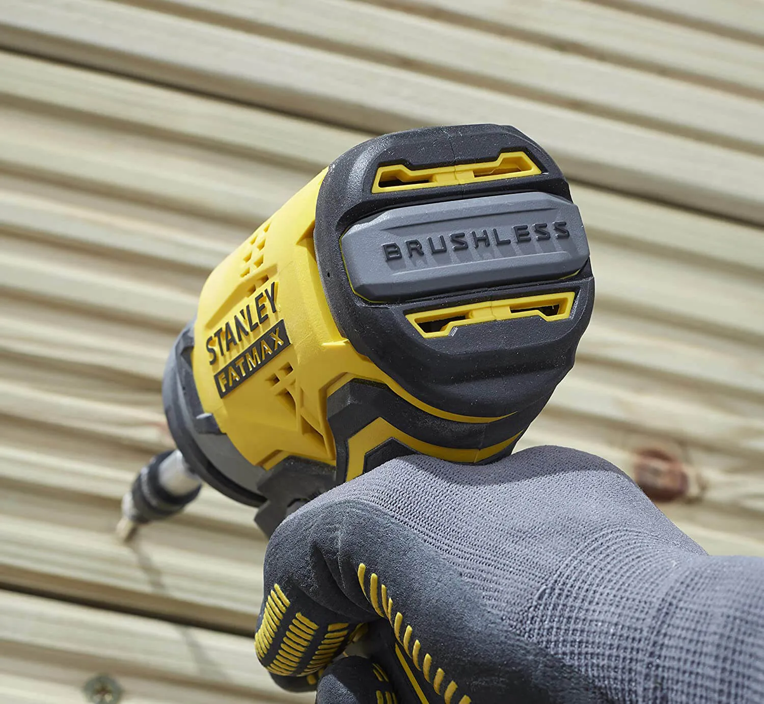 Аккумуляторный ударный гайковерт STANLEY FATMAX SFMCF810D2K
