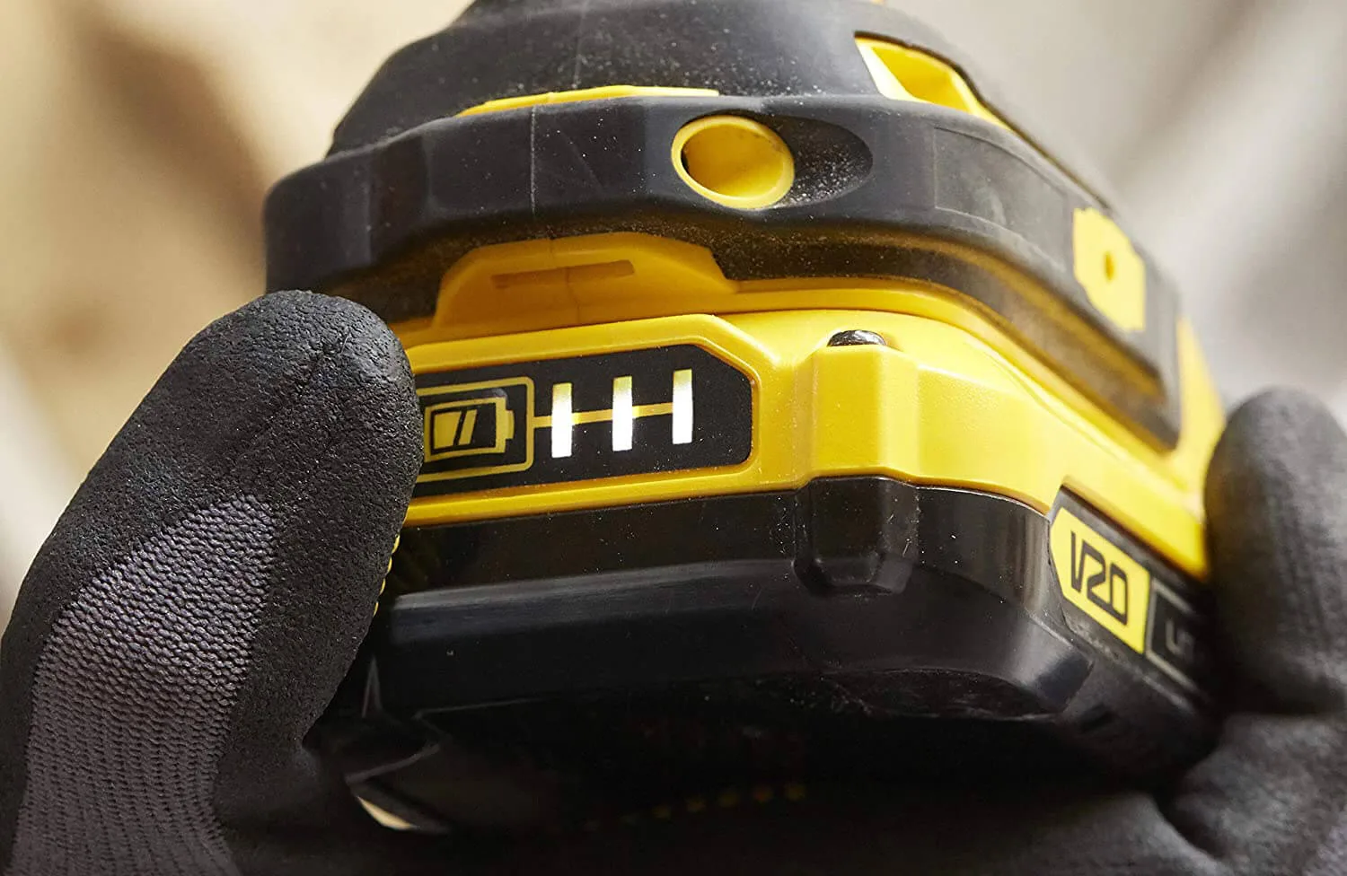 Аккумуляторный ударный гайковерт STANLEY FATMAX SFMCF810D2K