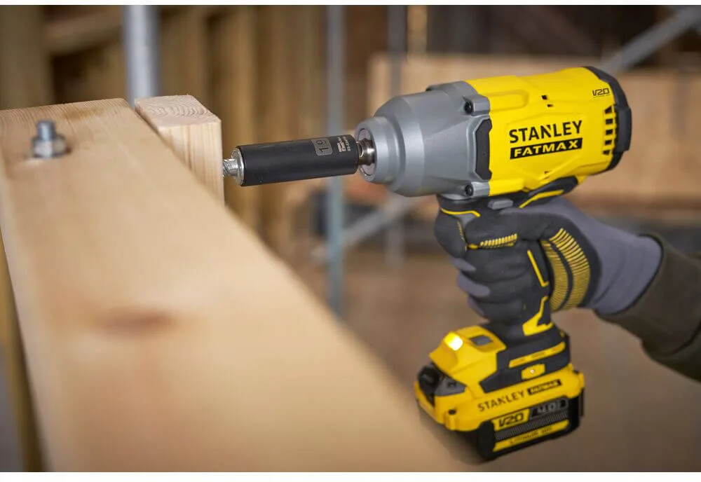 Аккумуляторный ударный гайковерт STANLEY FATMAX SFMCF940M1