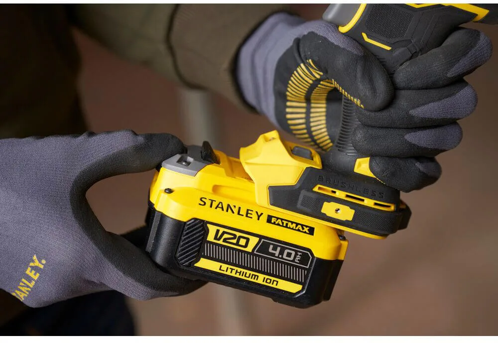 Аккумуляторный ударный гайковерт STANLEY FATMAX SFMCF940M1
