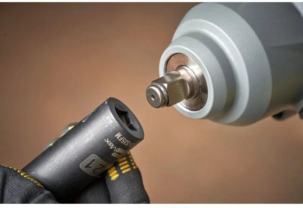 Аккумуляторный ударный гайковерт STANLEY FATMAX SFMCF940M1
