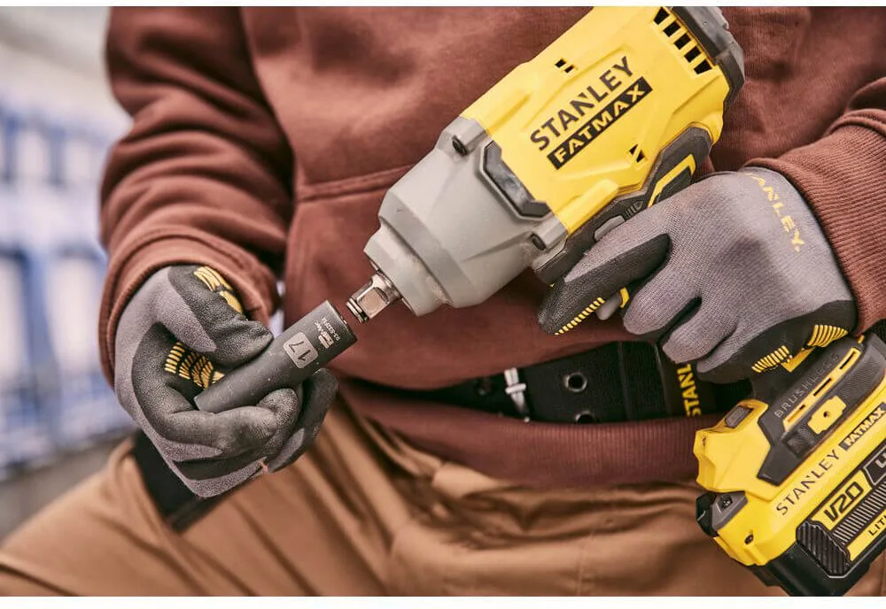 Аккумуляторный ударный гайковерт STANLEY FATMAX SFMCF940M1