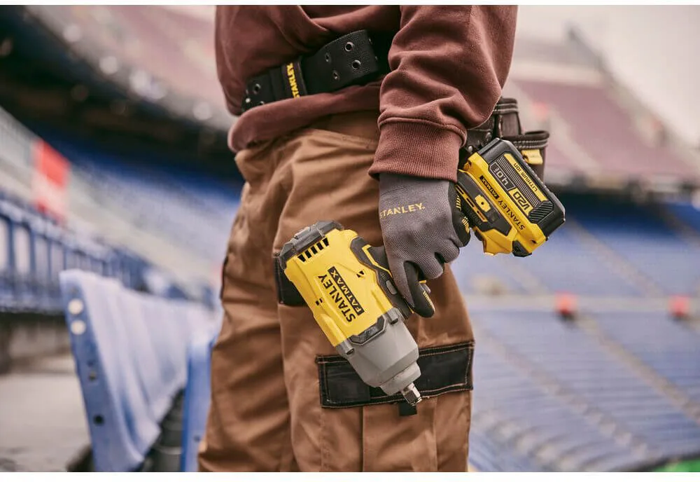 Аккумуляторный ударный гайковерт STANLEY FATMAX SFMCF940M1