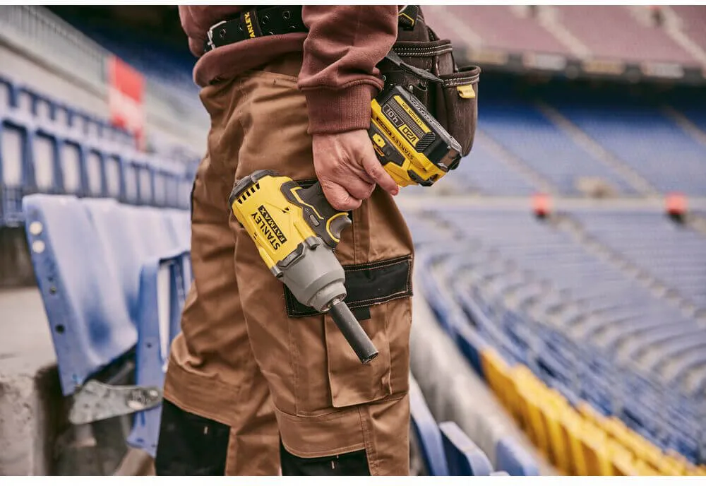Аккумуляторный ударный гайковерт STANLEY FATMAX SFMCF940M1