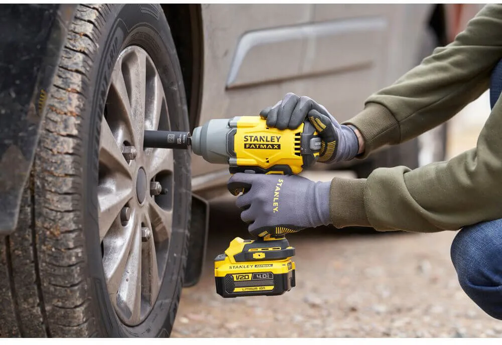 Аккумуляторный ударный гайковерт STANLEY FATMAX SFMCF940M1