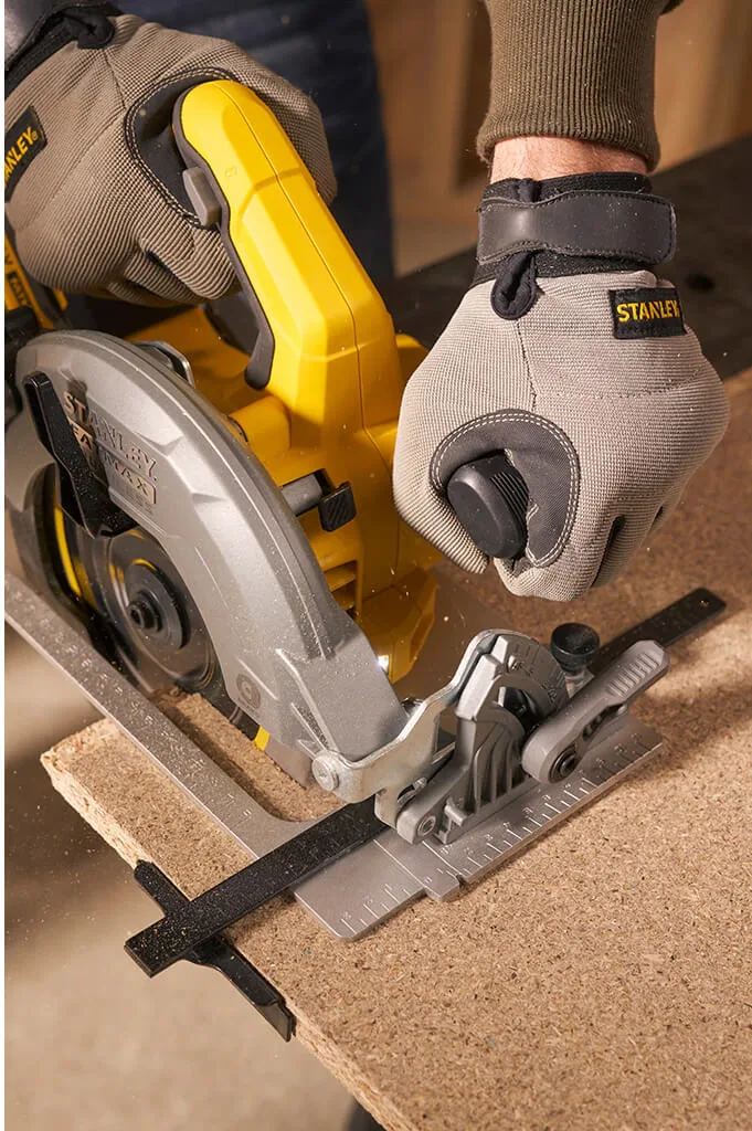 Пила циркулярна акумуляторна STANLEY FATMAX SFMCS550M2K