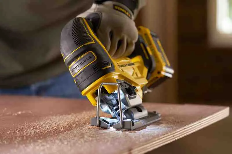 Аккумуляторная лобзиковая пила STANLEY FATMAX SFMCS650B
