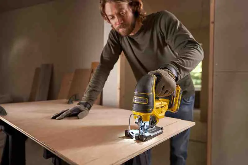 Аккумуляторная лобзиковая пила STANLEY FATMAX SFMCS650B