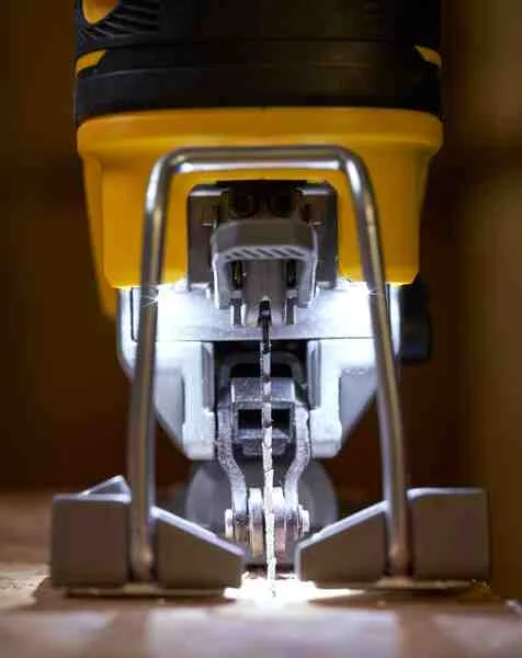 Аккумуляторная лобзиковая пила STANLEY FATMAX SFMCS650B