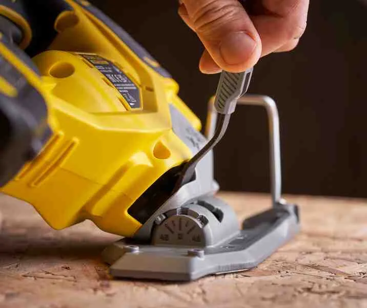 Аккумуляторная лобзиковая пила STANLEY FATMAX SFMCS650B