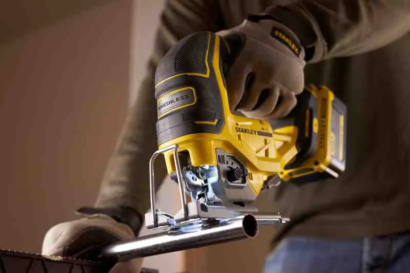 Аккумуляторная лобзиковая пила STANLEY FATMAX SFMCS650B