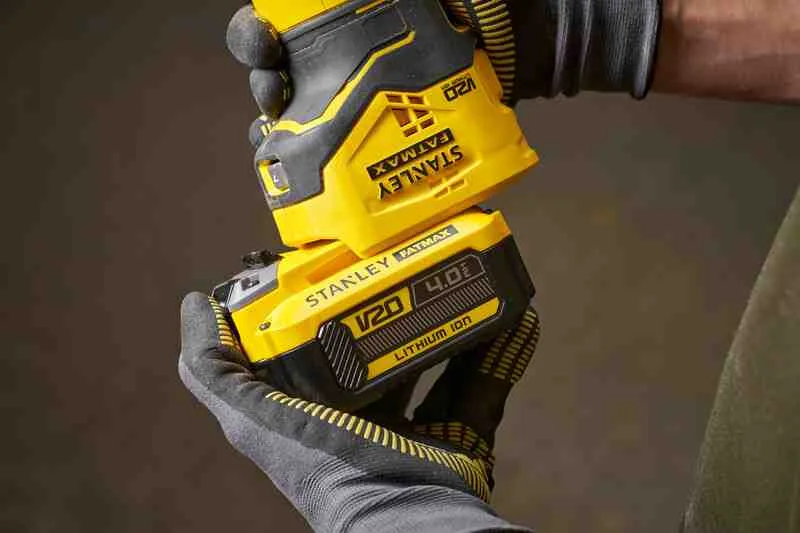 Аккумуляторная бесщеточная фрезерная машина STANLEY FATMAX SFMCW400B