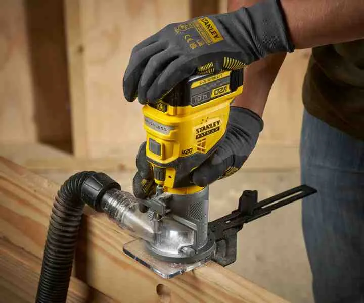 Аккумуляторная бесщеточная фрезерная машина STANLEY FATMAX SFMCW400B