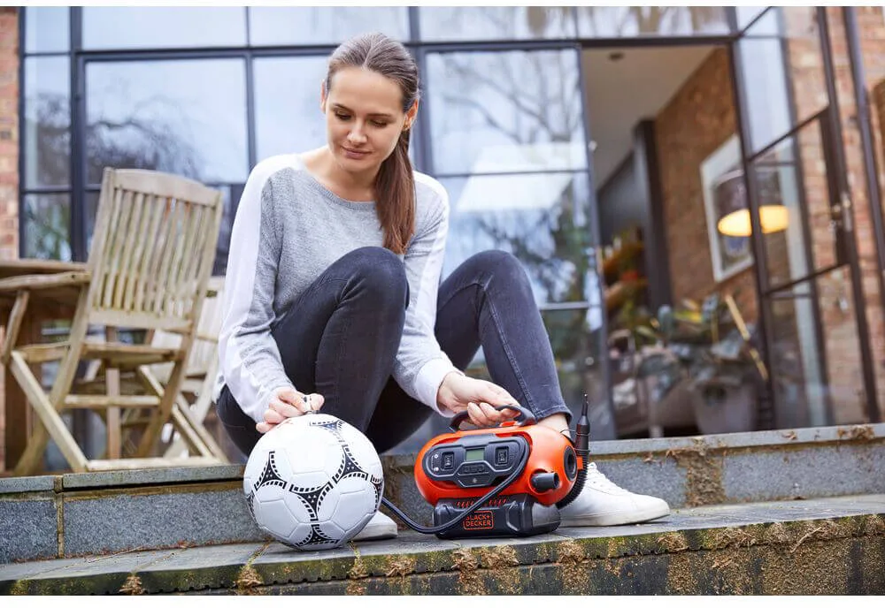 Компресор автомобільний акумуляторний BLACK+DECKER BDCINF18N