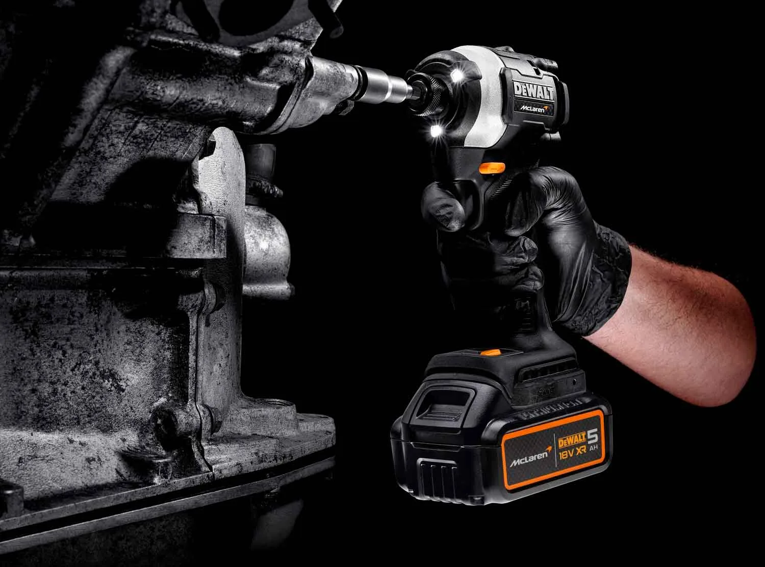 Набір з двох інструментів акумуляторних безщіткових McLaren F1 TEAM LIMITED EDITION DeWALT DCK200MP2T