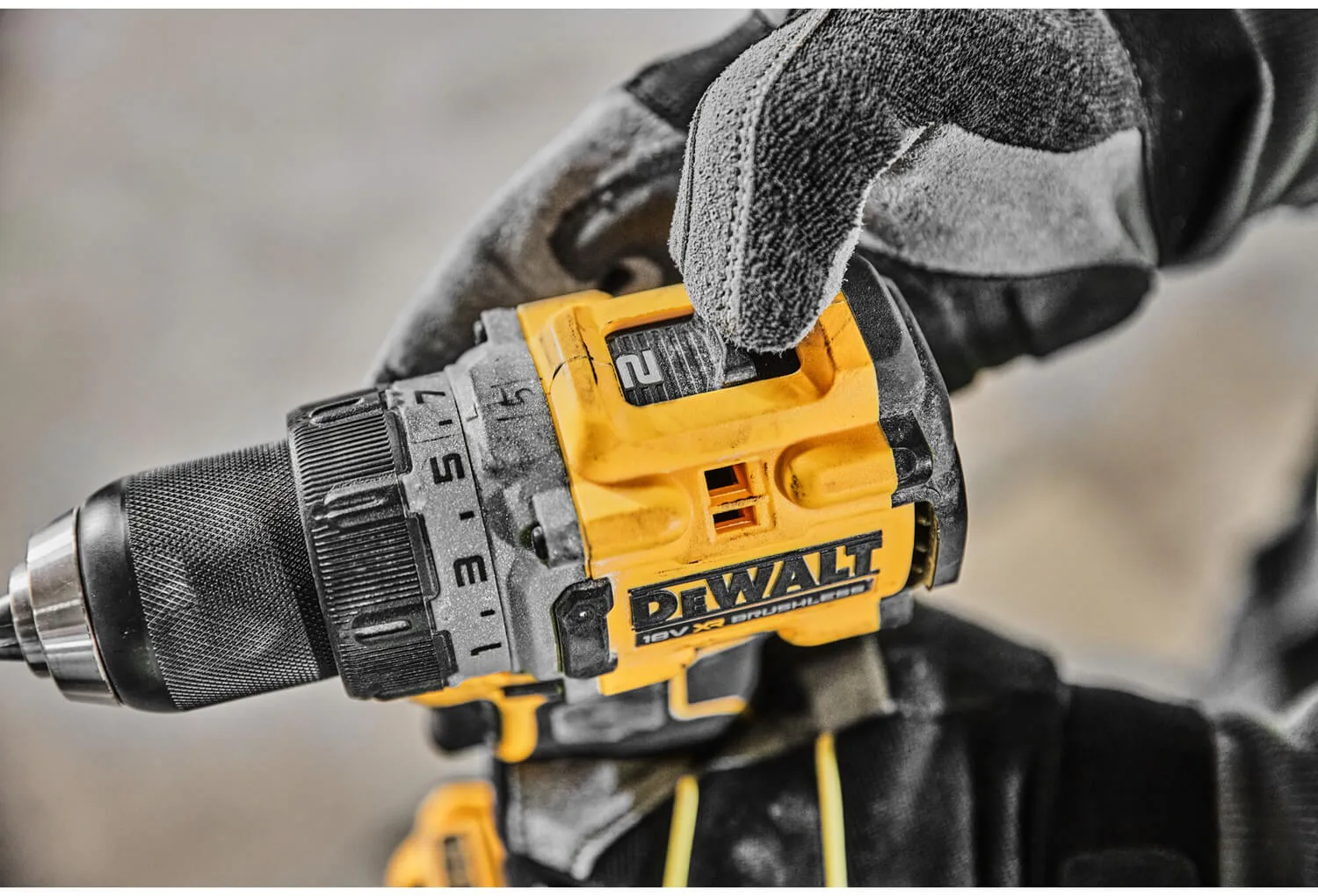 Набор из двух инструментов безщеточных DeWALT DCK2051E2T