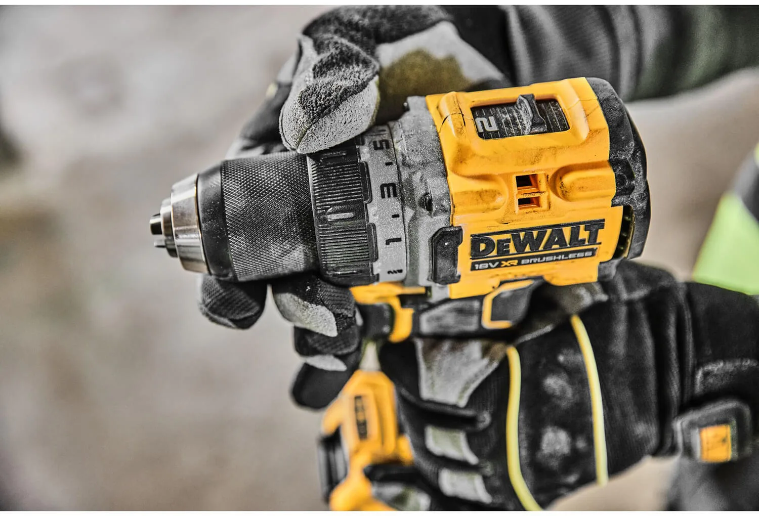 Набор из двух инструментов безщеточных DeWALT DCK2051E2T