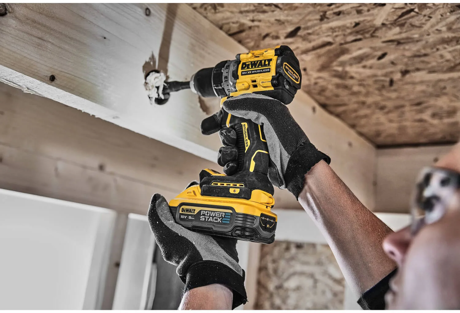 Набор из двух бесщеточных инструментов DeWALT DCK2051H2T