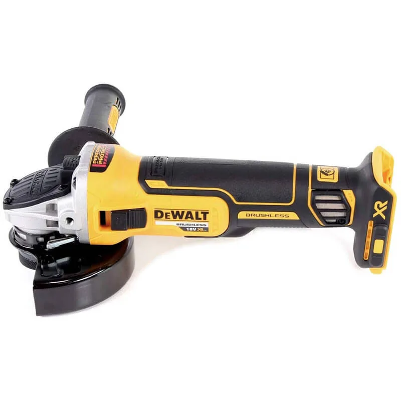 Набор из трех бесщеточных инструментов DeWALT DCK384P2T