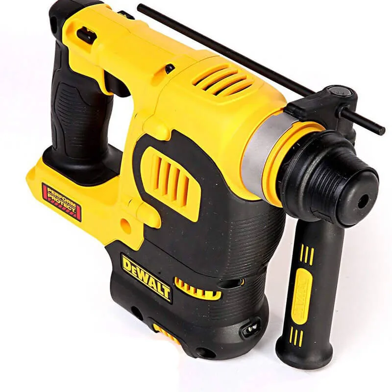 Набор из четырех бесщеточных инструментов DeWALT DCK422P3