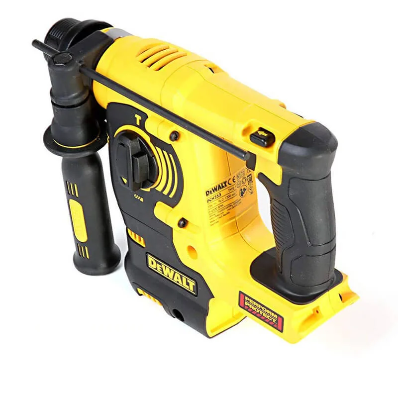 Набор из четырех бесщеточных инструментов DeWALT DCK422P3
