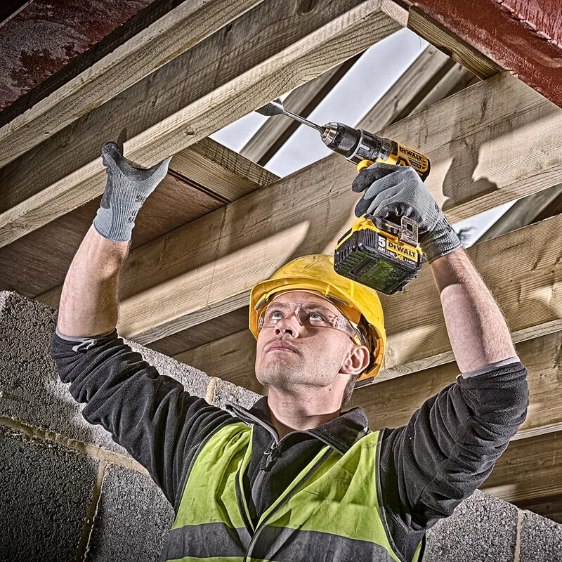 Набор из четырех бесщеточных инструментов DeWALT DCK422P3