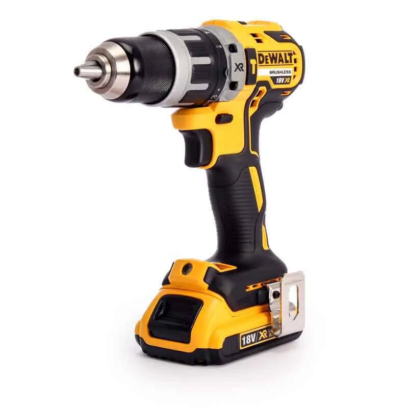 Набор из четырех бесщеточных инструментов DeWALT DCK422P3